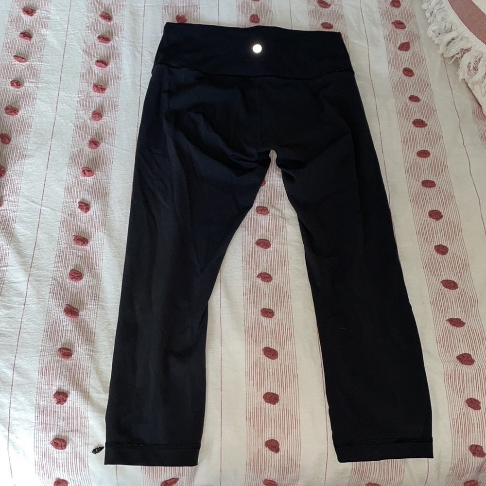 Lululemon Wunder Under Cropped Euc - image 3